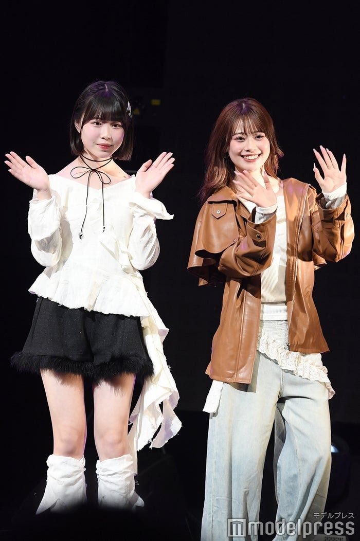 「今日好き」瀬川陽菜乃&表すみれ、投げキッス・ハグで会場沸かす 腕組んで仲良く登場【学生ランウェイ】