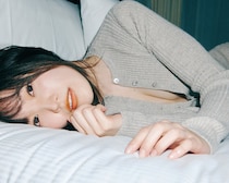 櫻坂46松田里奈、大人な魅力光るボディスーツ姿 1st写真集先行カット解禁【まつりの時間】