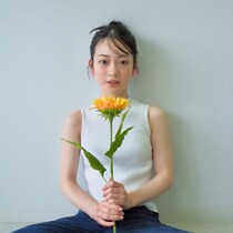 白鳥玉季、ファーストカレンダー決定 “15歳最後の姿”をマネージャーが撮影