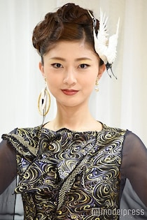 元Berryz工房・熊井友理奈「長身夫婦」モデル夫との2ショットに驚きの声「異次元のスタイル」「雑誌の表紙みたい」