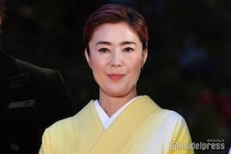 寺島しのぶ「背中に飛び乗ってきた」息子・尾上眞秀との仲良しショット公開「甘え方が可愛すぎ」「大きくなりましたね」の声