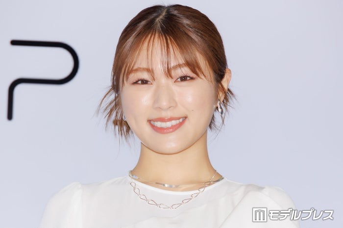 渋谷凪咲、シースルー衣装で素肌際立つ「見惚れる美しさ」「綺麗で可愛くて最強」と反響