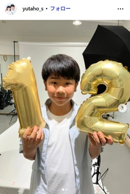 “「再会」出演話題”鈴木福の弟・楽、小学校卒業報告 4きょうだいショット&入学式との比較に反響「福くんと身長変わらない」「やっぱり似てる」