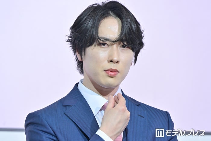 Snow Man宮舘涼太、共演女優エスコートでロイヤルに登場 現場での姿絶賛される「絶対に大変だったはずなのに」【ターミネーターと恋しちゃったら】