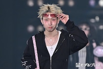 「今日好き」MON7A（もんた）、ジャージ×ピンク小物の平成ギャルファッションでランウェイ【関コレ2026S/S】