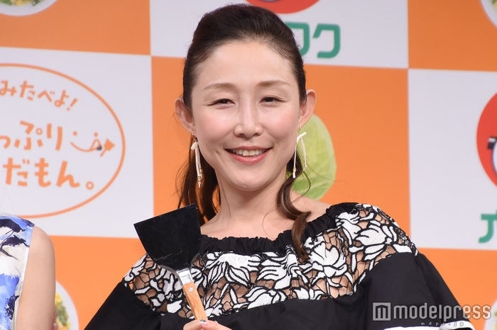 クワバタオハラ小原正子、長女の入学式へ 家族4ショットに反響「ママにそっくり」「大きくなってる」