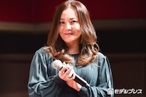 華原朋美、ミニスカコーデで息子とUSJ満喫「おしゃれ」「楽しそう」の声