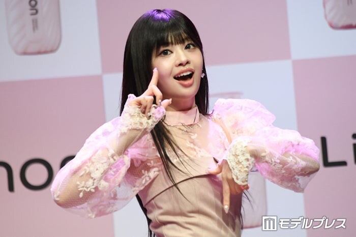 ME:I、会見で新曲ダンス披露＆レインボー池田にレクチャー MOMONA「Aクラスです」