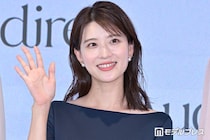第1子出産の日テレ郡司恭子アナ、大胆背中見せ大人ワンピース姿に反響「ラインが美しい」「綺麗すぎ」