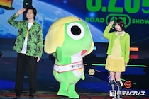 あの＆霜降り明星・粗品、“そしあの”が「ガルアワ」サプライズ登場 ケロロ軍曹風の緑コーデで仲良くランウェイ【ガルアワ2026SS】