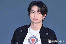 「ブルーロック」実写化出演話題・綱啓永、12個ボタンジャケット着こなす シンプルコーデでスタイル輝く【ガルアワ2026SS】