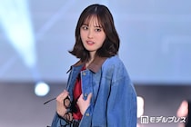 大友花恋、美肩ちらりの着崩しファッションで魅力放出「ドキッとした」「色白で綺麗」と絶賛の声【ガルアワ2026SS】