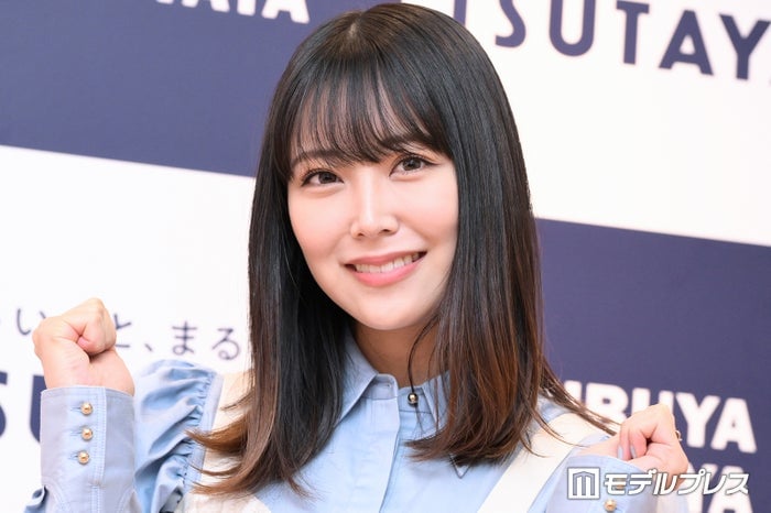 元NMB48白間美瑠、ミニ丈ワンピースからのぞく美脚に釘付け 初の韓国イベント報告に「スタイル良すぎ」「天使みたい」と反響
