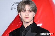 MAZZEL・RAN、赤がワンポイントのブラック衣装「プラダを着た悪魔２」期待ポイント明かす