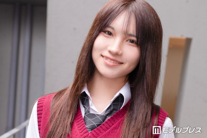 「今日好き」榊原樹里（じゅり）、LDHグループのリメイクツアーTシャツ×ミニスカコーデで美脚スラリ 「お洒落すぎる」「脚の長さ異次元」と反響