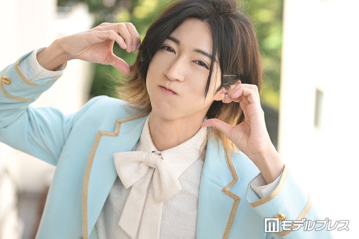 純烈弟分「モナキ」サカイJr.、完璧な“ジュニ様”の弱点・美の秘訣・学生時代モテた？…読者の質問に全力回答【インタビュー連載Vol.4】