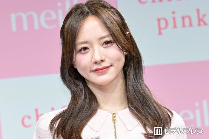 森香澄、美肩ライン際立つ純白ホルターネック衣装公開「透明感が爆発してる」「息を呑む美しさ」と反響