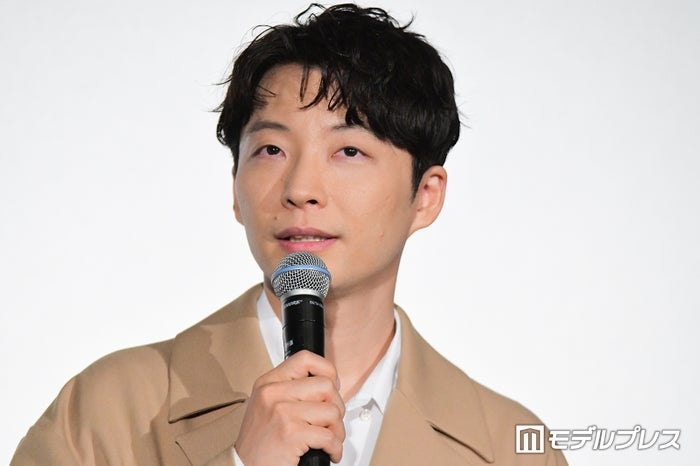 星野源、印象ガラリなヒゲショット公開「ワイルドでかっこいい」「一瞬誰かと」と話題