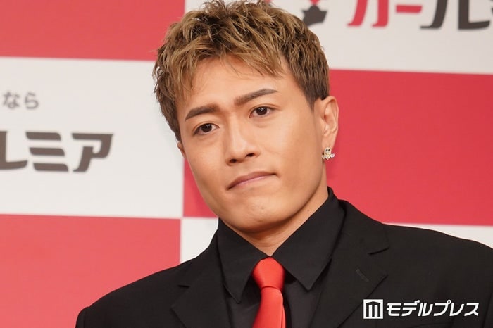 GENERATIONS中務裕太、鍛え抜かれた圧巻の肉体美公開「彫刻みたい」「完璧な逆三角形」と反響