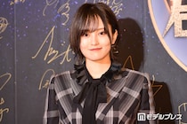 山本彩、クロップド丈の半袖姿で美ウエストちらり「スタイル抜群」「おしゃれ」と反響