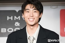 WATWING八村倫太郎、こどもの日に幼少期ショット公開「小さい頃からイケメン」「ハンバーガー持ってるの愛らしい」の声