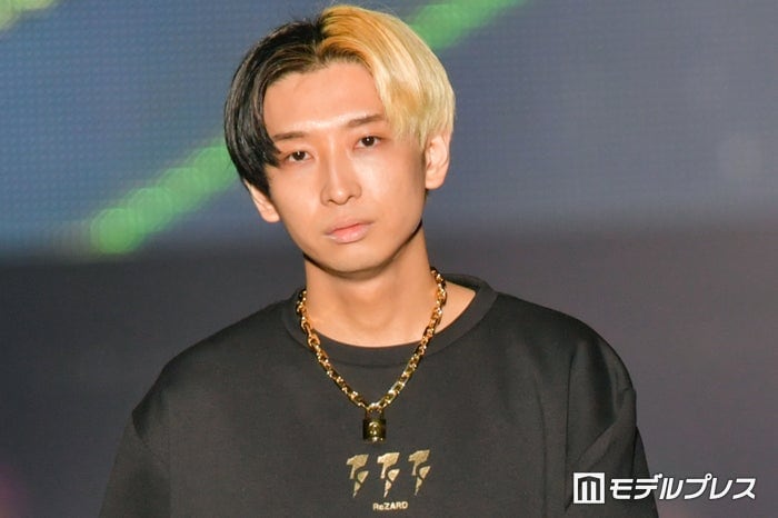 ヒカル、交際中「日プ女子」加藤神楽とのGWデートショット公開「雰囲気似てる」「お似合い」の声
