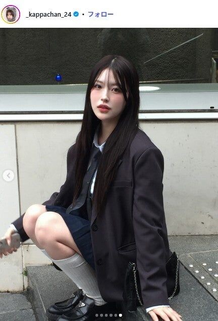 美人インフルエンサー「お姉さんな日」美脚スラリのミニスカ姿 韓国街中ショットに「スタイル良すぎ」「オーラが溢れてる」の声
