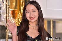 Cocomi、沖縄旅行でのミニスカ美脚ショットに絶賛の声「身体の半分以上が脚」「綺麗すぎて二度見」