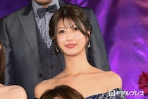 ABEMA瀧山あかねアナ「ほぼパジャマみたいで恥ずかしいけれど」ショーパン＆パーカーの街角コーデで美脚スラリ「視線奪う美しさ」「スタイルレベチ」の声