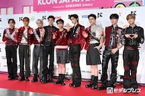 五輪選手、グッズ装備で&TEAMライブに参加 “オタ活”ショットに反響続々「Kくん推しなんだ」「グッズ装備も完璧」