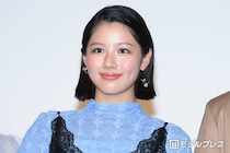 元日向坂46渡邉美穂、スリットから圧巻美脚のぞく「色っぽい」「スタイル抜群」と反響
