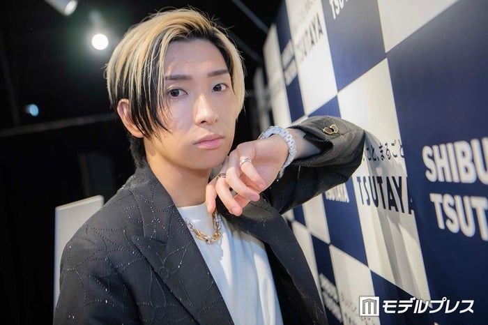 ヒカル、交際中「日プ女子」加藤神楽とハワイへ「リラックスした表情素敵」「楽しさ伝わる」の声