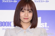宮田愛萌、ツインテール×ミニワンピ姿で美脚スラリ「透明感が半端ない」「脚が真っ直ぐで綺麗すぎる」の声