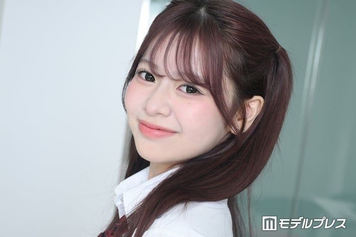 「今日好き」米澤りあ「髪の毛また暗くした」新ヘアに反響「ビジュ爆発」「透明感すごい」