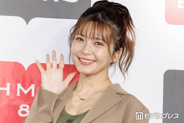 AAA宇野実彩子、ミニスカ＆ノースリテニスウェア披露「スタイル抜群」「ビジュ強すぎ」の声