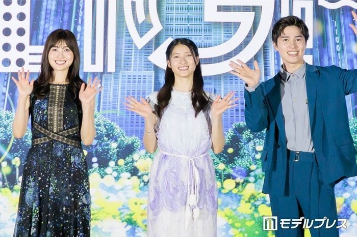 土屋太鳳、炎伽&神葉とイベント登場「夢が叶いました」きょうだいの中で“1番苦手なこと”明かす