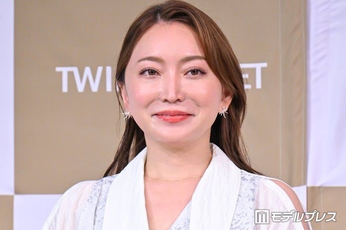 加藤綾菜「83歳のカトちゃんのために」自宅に設置した夫への結婚15周年プレゼントが話題「深い愛にグッと来た」「実用性抜群」と反響