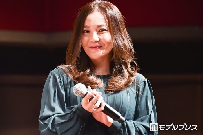 華原朋美、息子との“3日間レゴランド旅”ショット公開「溺愛っぷりが微笑ましい」「ぴったりくっついてて可愛い」の声