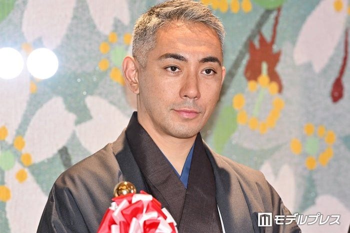 市川團十郎、息子・勸玄の笑顔ショット披露「麻央さんに似てる」「素敵な親子」と話題