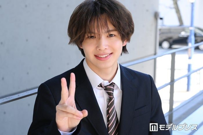 「今日好き」今井暖大（はると）、姉＆妹との韓国プールショット披露「ビジュアル抜群」「たくましいアリエルで笑った」
