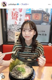 第1子出産のサッカー日本代表・上田綺世選手の美人妻、夜中に“大覚醒中”の0歳娘の姿公開「お目々ぱっちりで可愛い」「これは寝そうにない」