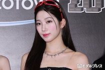 LE SSERAFIMカズハ、黒衣装から引き締まった美ウエスト披露「圧倒的な美しさ」「鍛え上げられててすごい」