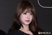 LE SSERAFIMウンチェ、美ウエスト大胆披露「反則級」「努力の賜物」と絶賛の声