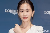 前田敦子、デコルテ見せベアトップドレスに反響「さらに綺麗になってる」「スタイル良すぎ」