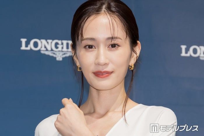 前田敦子、デコルテ見せベアトップドレスに反響「さらに綺麗になってる」「スタイル良すぎ」