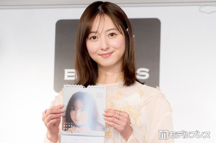 佐々木希、10年ぶりカレンダー“コンセプト”に「大丈夫かな?」母になっての変化も明かす
