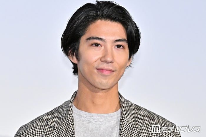 賀来賢人「今の日本の女優さんとちょっと違う」美人女優を絶賛「超ギャンブラー」意外な一面にも言及