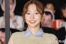 武田玲奈、変形スカートからほっそり美脚スラリ「スタイル抜群」「息を呑む美しさ」と絶賛の声