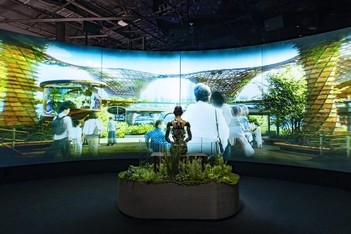 万博で話題のアンドロイド展示が東京上陸 「いのちの未来＋」として新シナリオ追加、対話体験も
