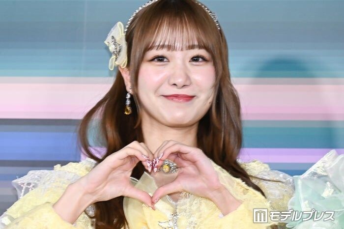 =LOVEメンバー、ノースリ×ミニスカテニスウェア姿に絶賛の声「爽やかで最高に可愛い」「ヘルシーなスタイルが憧れ」
